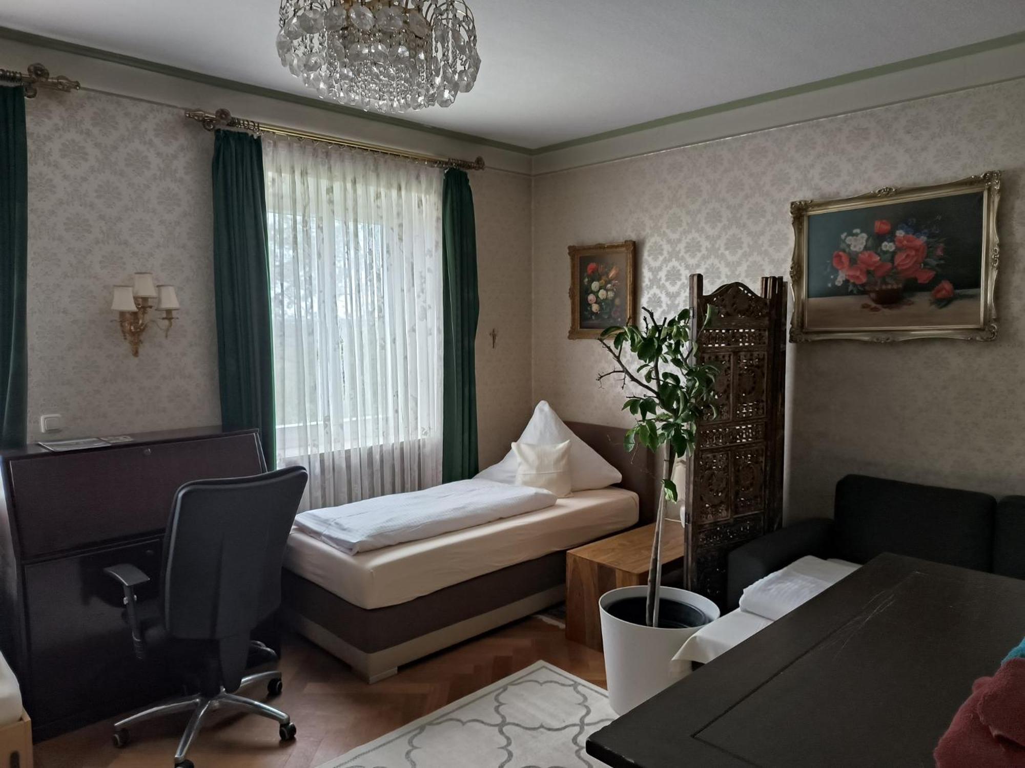Pension Haus Gertrud Donauwörth Exteriör bild